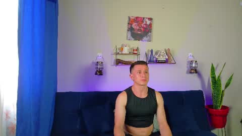 andrewfalcon_ online show from July 7, 8:01 pm