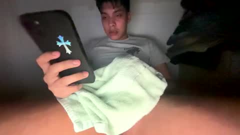 Snapshot of andrewhdez chatting on February 20, 3:45 am Andrew online show from February 20, 3:45 am