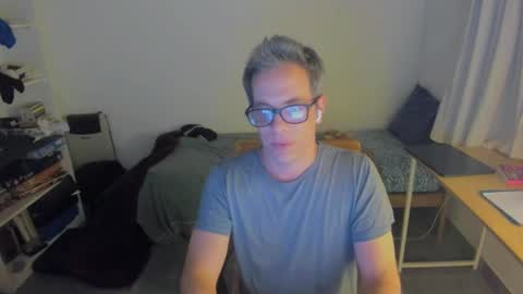 Snapshot of andy0pandi chatting on January 31, 4:03 am Andrew online show from January 31, 4:03 am