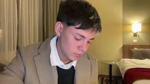 Snapshot of andy_belier chatting on December 21, 12:09 am Andy online show from December 21, 12:09 am