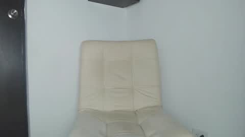 andy_collins__ online show from January 14, 3:33 am