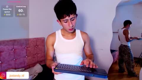 andy_justgame online show from January 13, 3:44 am