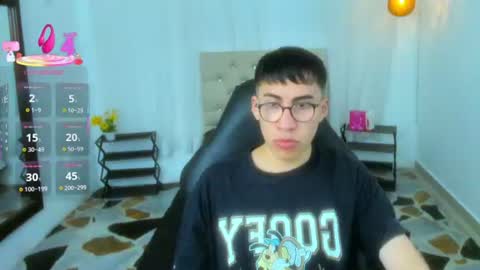 Andy online show from June 26, 8:33 pm