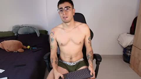 Andres online show from February 25, 1:28 pm