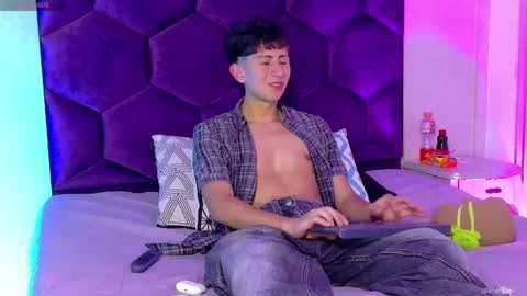 andyjustgame  online show from April 14, 4:23 am