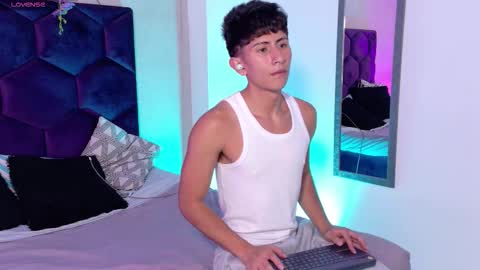 andyjustgame  online show from March 29, 4:34 am