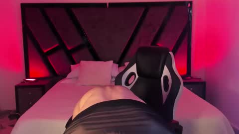 Andy online show from March 2, 9:33 pm