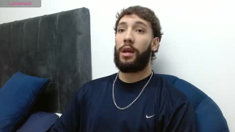 angel_kyrozz online show from December 19, 1:13 am