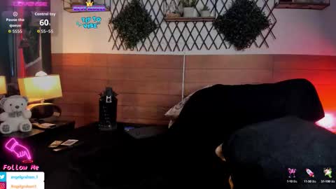 Snapshot of angelgraham_ chatting on September 15, 6:31 pm Angel online show from September 15, 6:31 pm