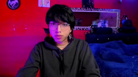 Snapshot of angellonfire chatting on December 17, 10:22 pm Angel  online show from December 17, 10:22 pm