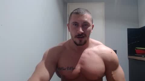  ------- SEX SHOW WITH GUYS AND GIRLS  MUSCLE SHOW online show from December 4, 4:58 pm