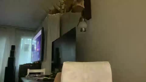 Anne online show from May 17, 2:31 am