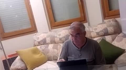 Snapshot of antonio2605 chatting on October 21, 9:28 pm Antonio online show from October 21, 9:28 pm