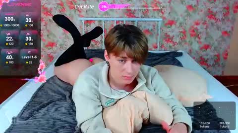 Snapshot of antonylewis chatting on February 22, 2:27 pm YummyTony online show from February 22, 2:27 pm