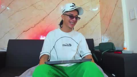 Snapshot of anyelo_sexyhot chatting on October 11, 4:00 pm anyelo_sexyhot online show from October 11, 4:00 pm