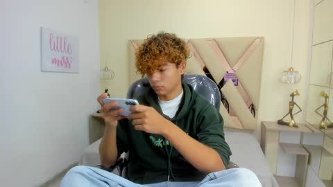 anyelotwink online show from March 6, 9:12 pm