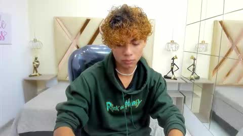 anyelotwink online show from March 4, 9:00 pm