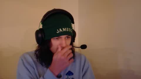 Snapshot of apachewithawebcam chatting on November 2, 6:28 am ApacheWithWebcam online show from November 2, 6:28 am