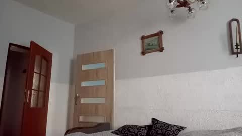 aquinn2000 online show from April 16, 5:18 am