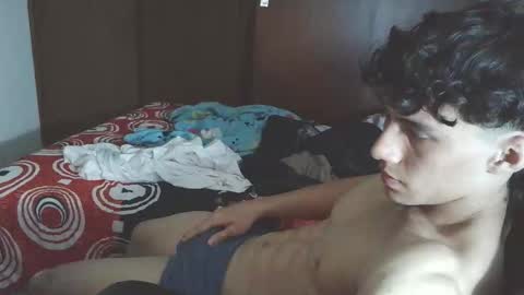 Snapshot of ares_aestheticgod chatting on October 18, 3:33 am Ares D online show from October 18, 3:33 am