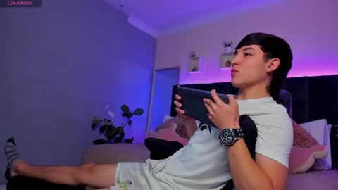 Ares online show from December 2, 2:09 pm