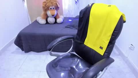 Aaron online show from March 19, 9:40 pm