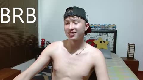 Aaron online show from February 8, 6:33 pm