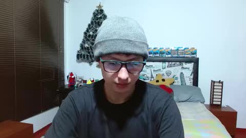 Aaron online show from January 2, 11:16 pm