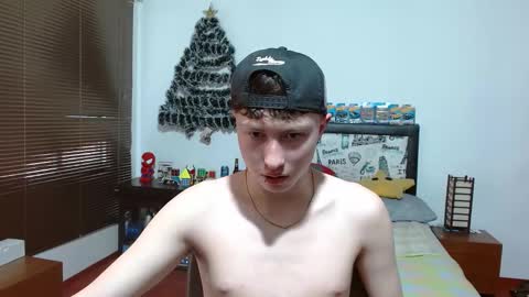 Aaron online show from December 21, 6:34 pm