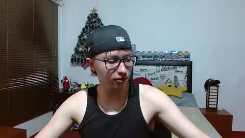 Aaron online show from December 31, 4:35 pm