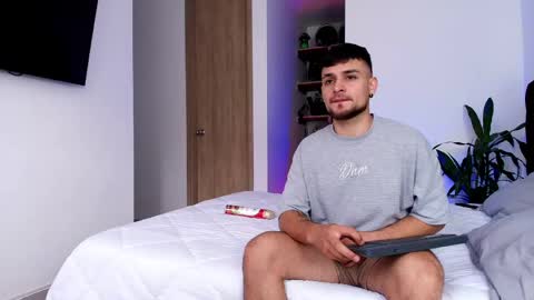 Aron Santoro online show from May 23, 2:55 pm