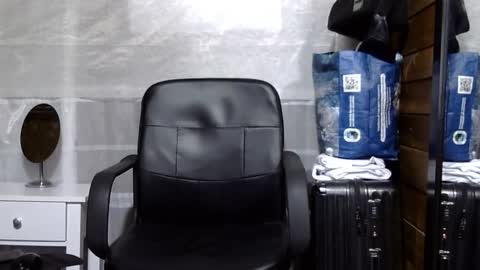 Aron G Franco online show from October 27, 5:37 pm