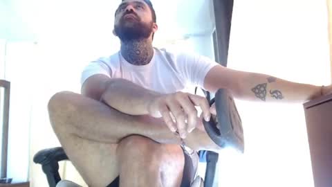 aronmiller online show from April 3, 6:48 pm