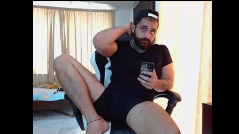 Snapshot of aronmiller404 chatting on October 26, 6:21 pm aronmiller online show from October 26, 6:21 pm