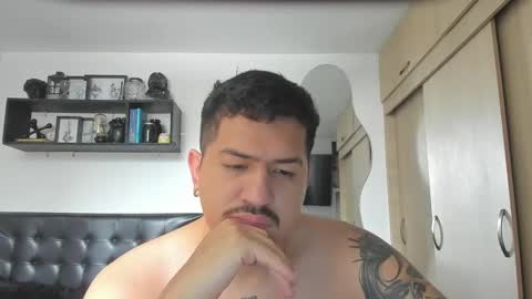 ARON  Independent model  online show from December 20, 8:05 pm