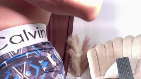   online show from April 6, 9:15 pm