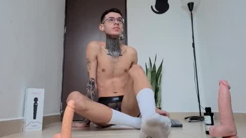   online show from March 15, 12:02 pm