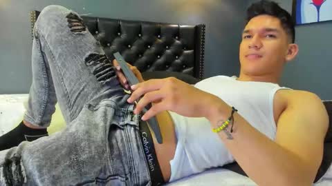 Snapshot of arthur_holland chatting on September 17, 6:31 pm Arthur hollands online show from September 17, 6:31 pm