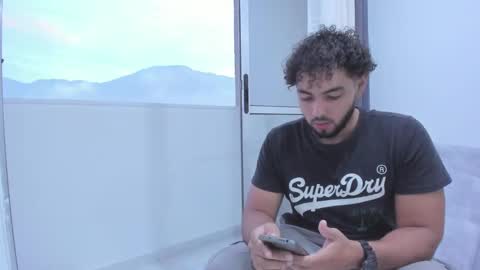 arturguy01 online show from December 31, 11:09 am