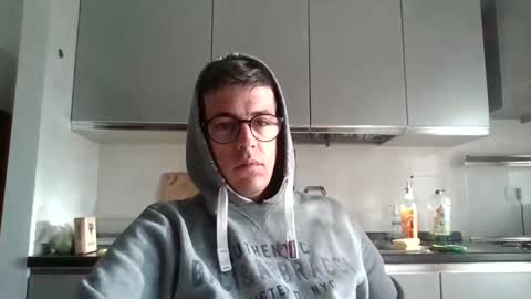 arturpaulval online show from December 1, 7:44 am