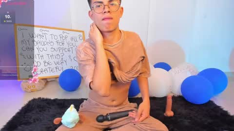 Asher online show from May 4, 4:36 am