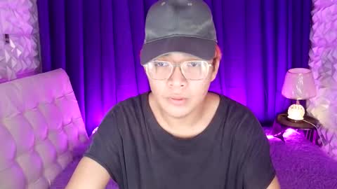 asian_blakefoster online show from April 30, 8:54 am