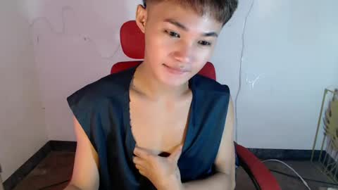 asian_lover05 online show from July 9, 7:17 pm