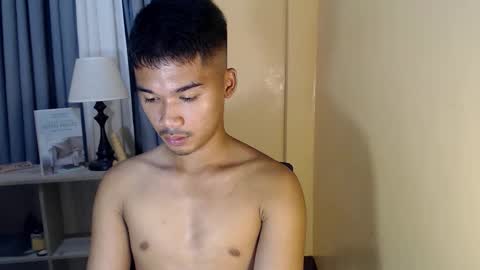 Snapshot of asianhunk_jamesx chatting on September 19, 1:33 pm asianhunk_jamesx online show from September 19, 1:33 pm
