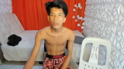 asiankingfucker online show from May 20, 9:32 pm