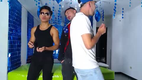 Snapshot of asmodeus7100 chatting on February 23, 12:15 am THOMAS AND DAMIAND online show from February 23, 12:15 am