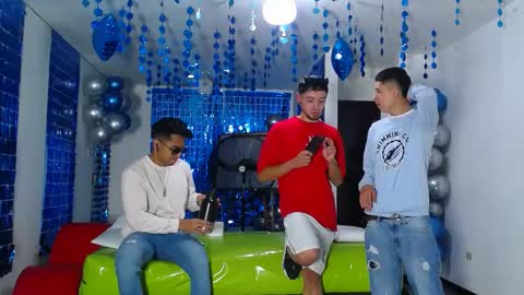 Snapshot of asmodeus7100 chatting on February 16, 12:11 am THOMAS AND DAMIAND online show from February 16, 12:11 am