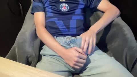 Undress a hung twink  online show from February 10, 11:04 am