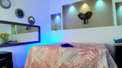 AUSTIN  online show from December 24, 3:38 am