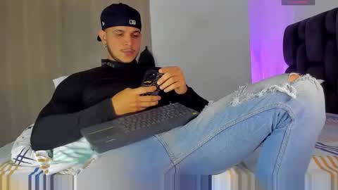 A online show from December 20, 11:34 pm